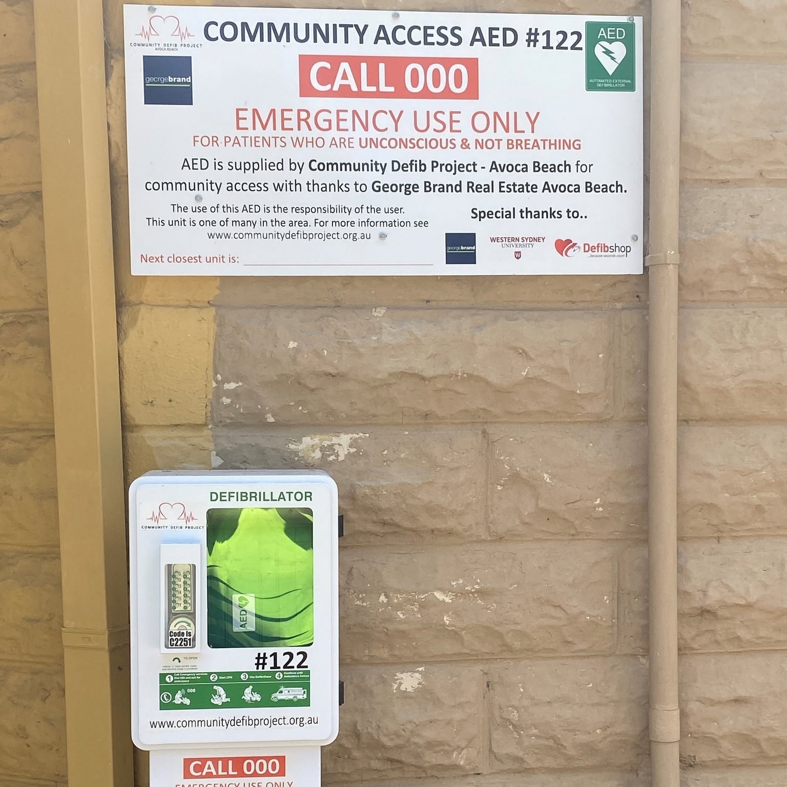 Community AED 122 installation