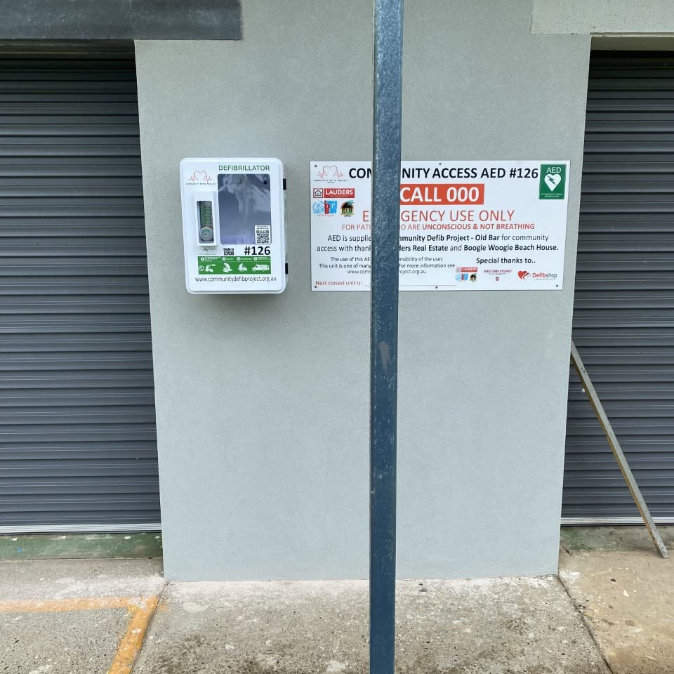 Community AED 126 installation